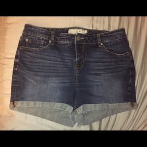 Gently worn torrid denim shorts
